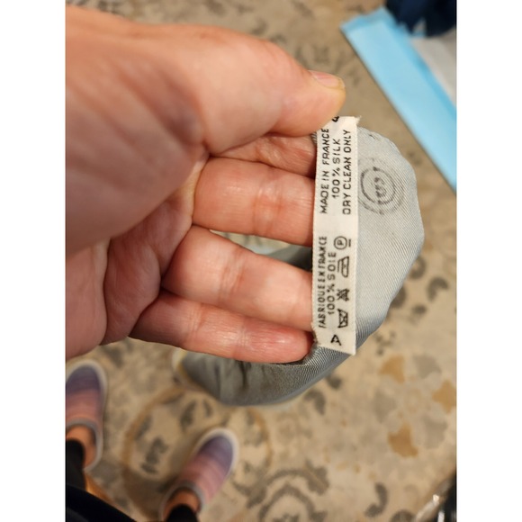 Hermès Les Voitures 100% Silk Scarf Carriage Print Gray Red w/‎ Box France - Picture 3 of 6